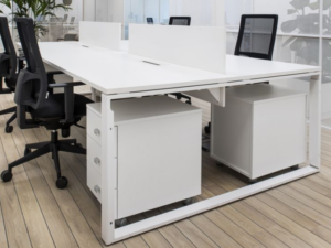 alt="escritorio modular para oficina"