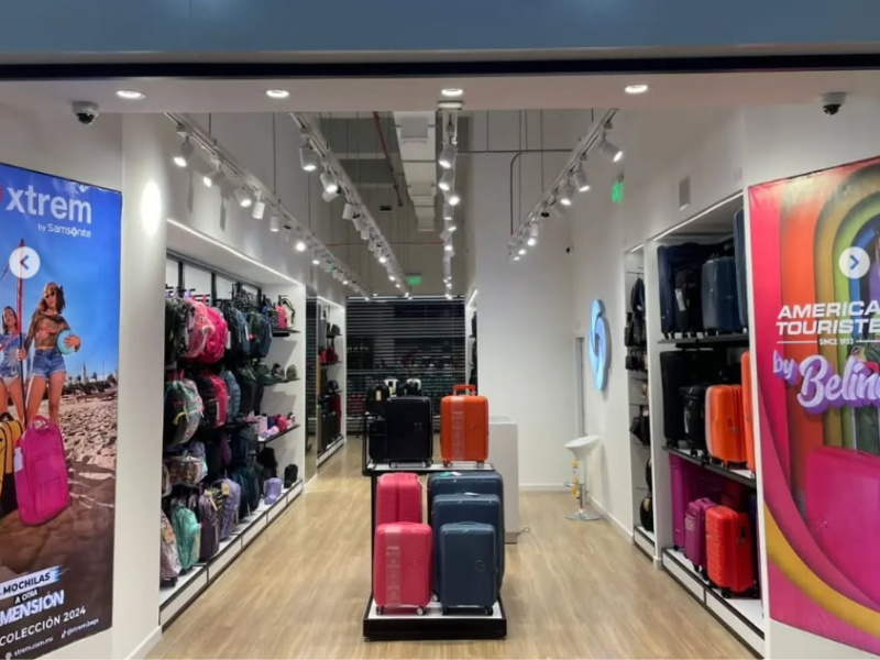 Muebles exhibidores en negocios